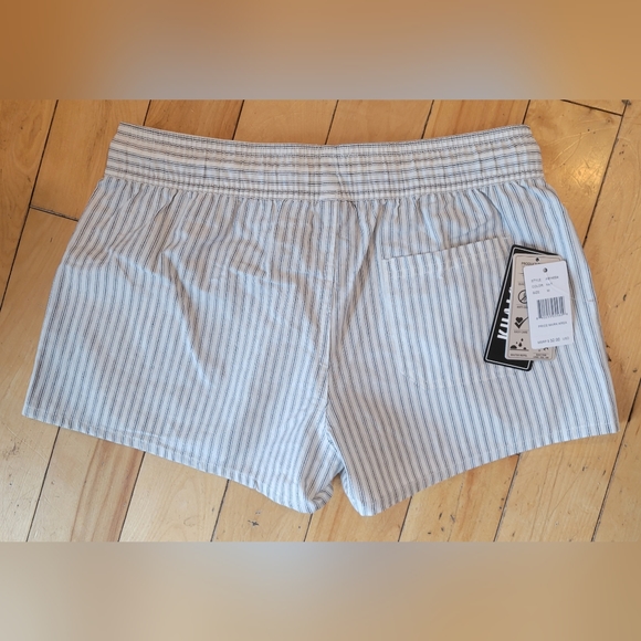 KUALOA HAWAII WOMANS SHORTS - Picture 2 of 2